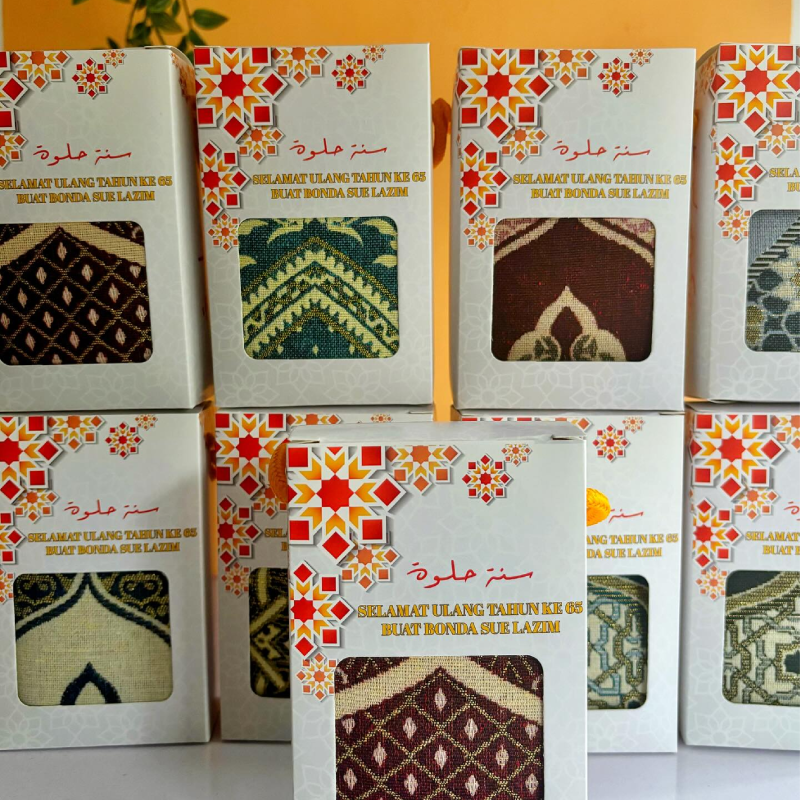 Sejadah Muka in Custom Window Box