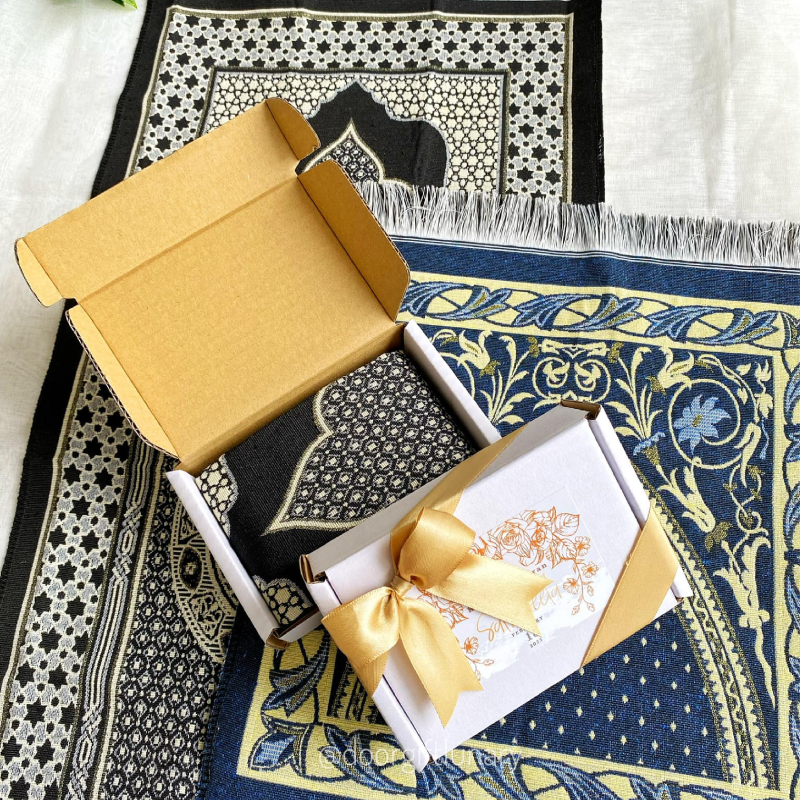 Sejadah in White Box